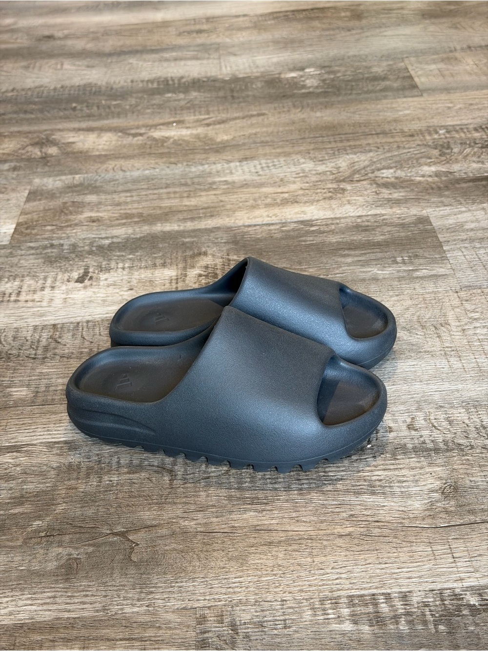 Yeezy slides onyx
